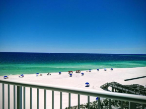 Holiday Surf and Racquet Unit 622
